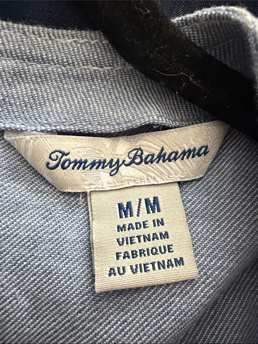 Tommy Bahama Light Blue Label Shirt Collar Detail - Picture 3 of 3